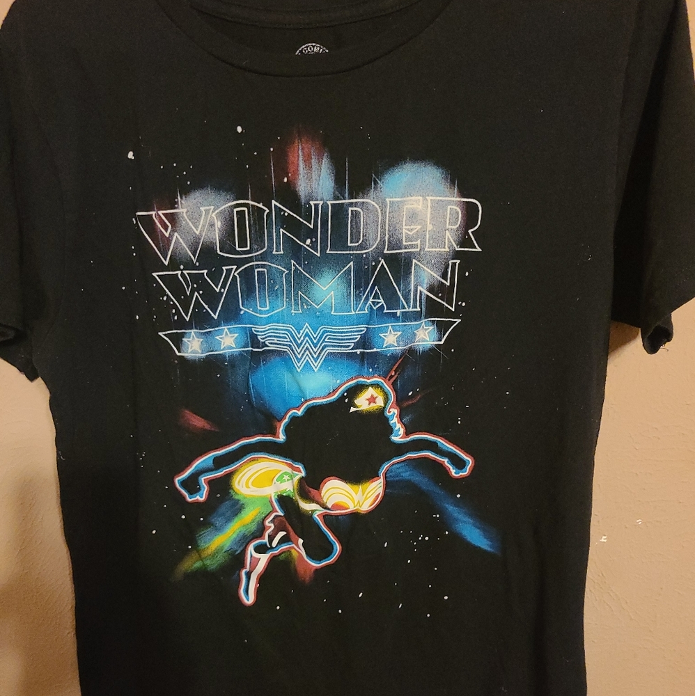 DC Wonder Woman XL Shirt